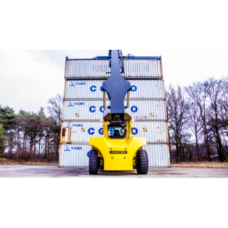 RS45 REACHSTACKER 柴油重櫃機(4-6高)