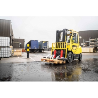 Hyster J2.0-3.5XTLG 雨中作業